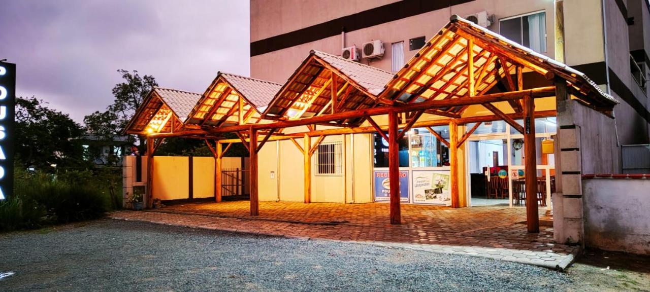 Do Parque Pousada Penha  Kültér fotó